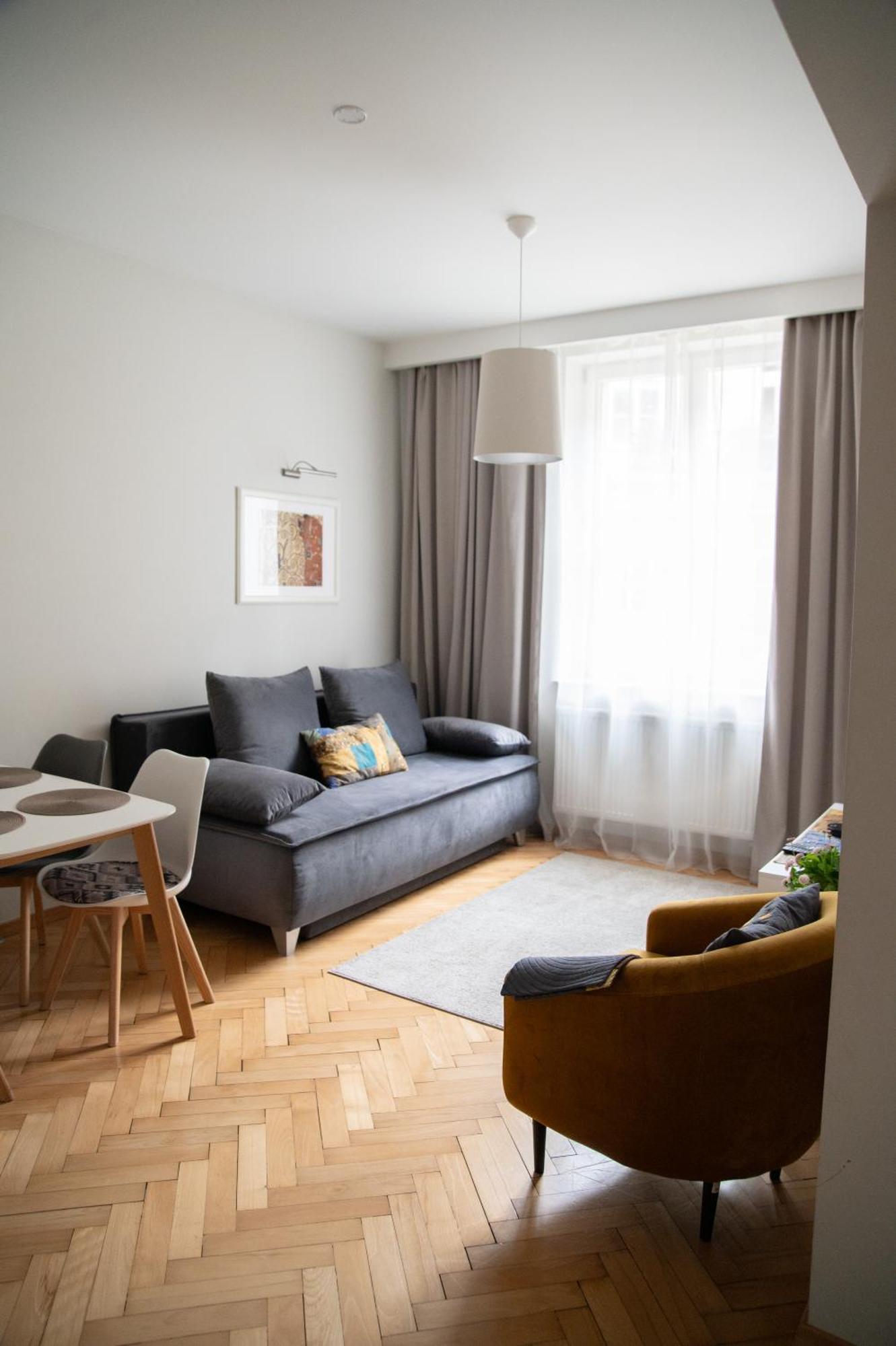 Brokilon House Apartment *